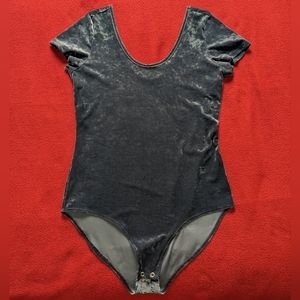 American Eagle Outfitters Gray Crushed Velvet Scoop Neck Short Sleeve Bodysuit